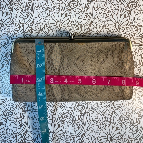 HOBO Lauren Clutch-Wallet Snake print leather - Picture 13 of 13
